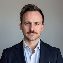 Eoin_Healy_headshot220x220